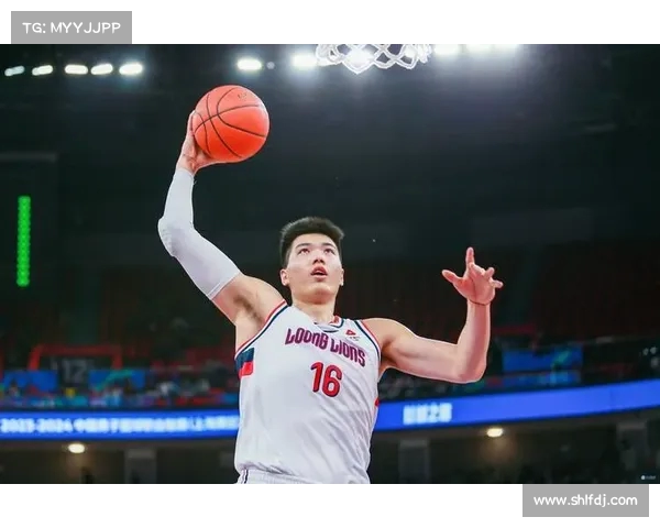 焦泊乔全场拼劲十足 前场板助力球队奋力前行(焦泊乔2021年最新消息)