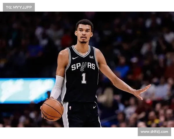 马刺队用防守压制对方进攻,锁定胜局 马刺队用防守压制对方进攻,锁定胜局