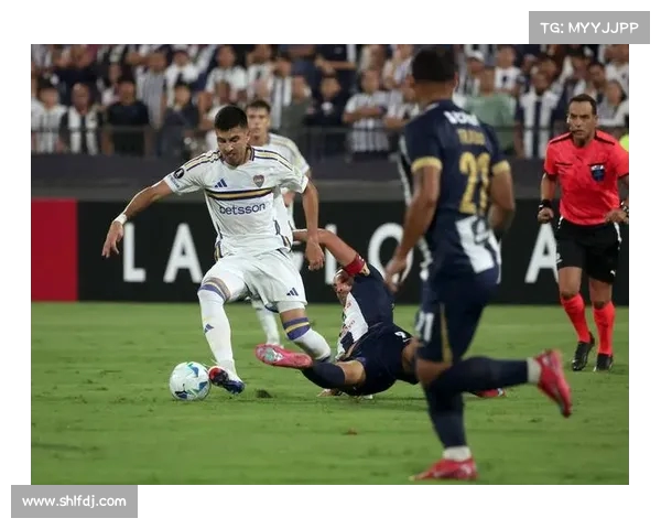 南美解放者杯皇家拉巴斯主场力克强敌